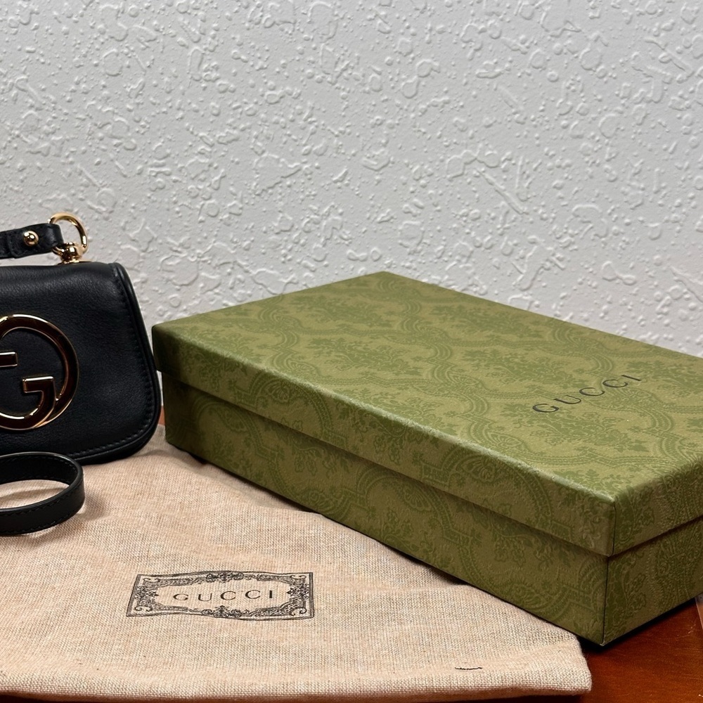 New Authentic Gucci Blondie GG Logo
Black Crossbody Wallet Bag - Picture 7 of 14
